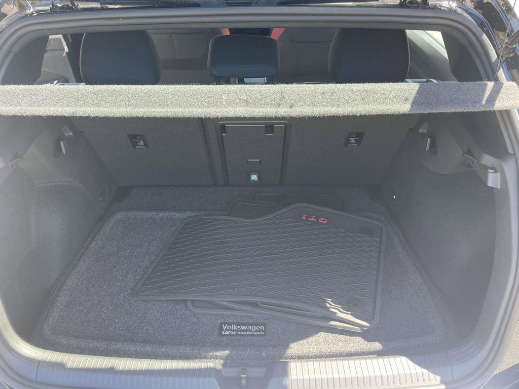 Used 2024 Volkswagen GTI SE image 8