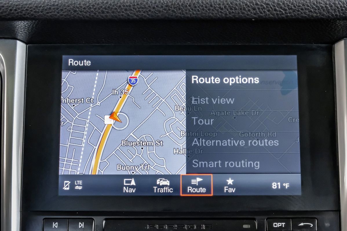 Used 2018 Porsche Macan Sport Edition image 20