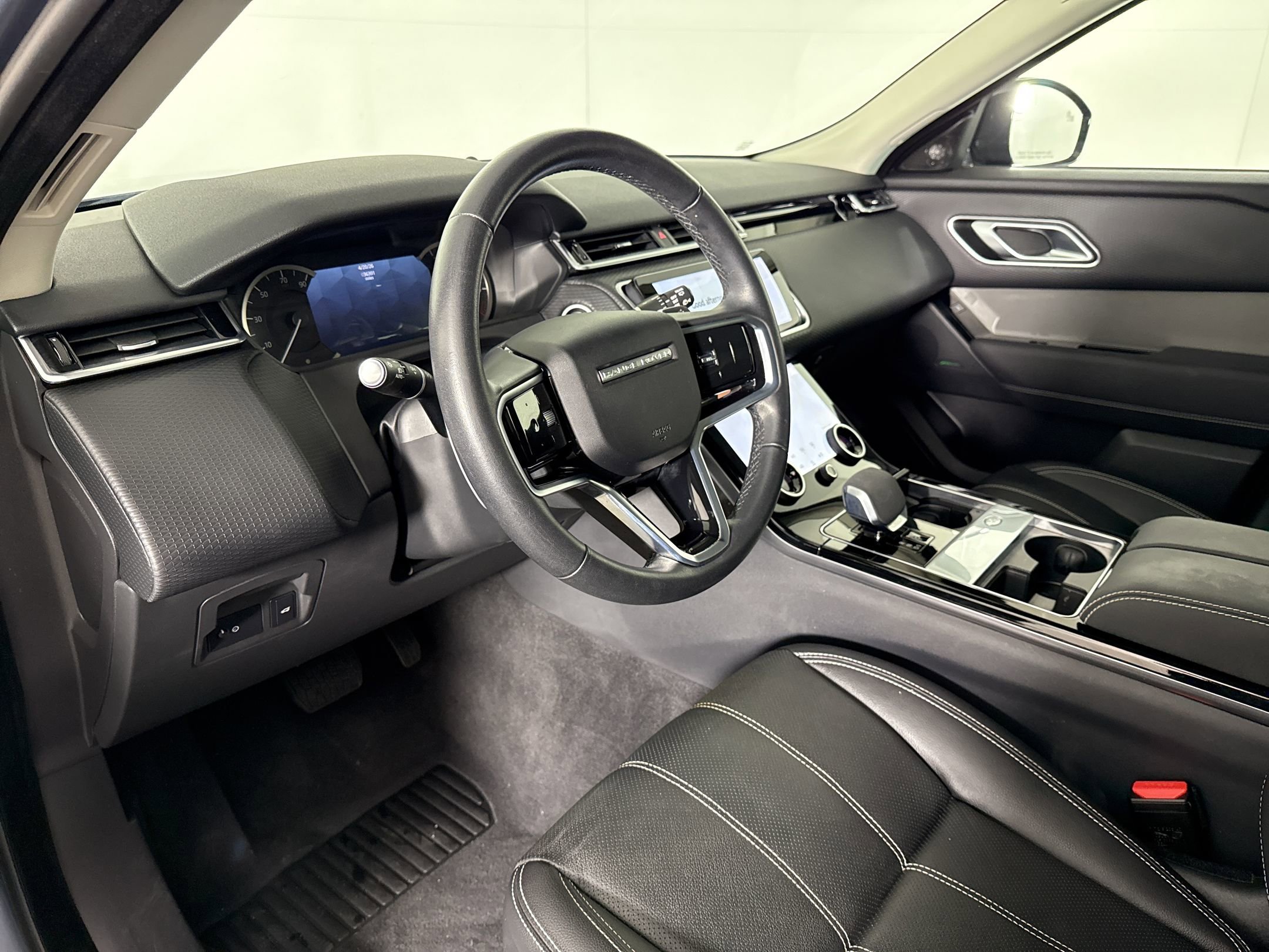 Certified 2023 Land Rover Range Rover Velar S image 4