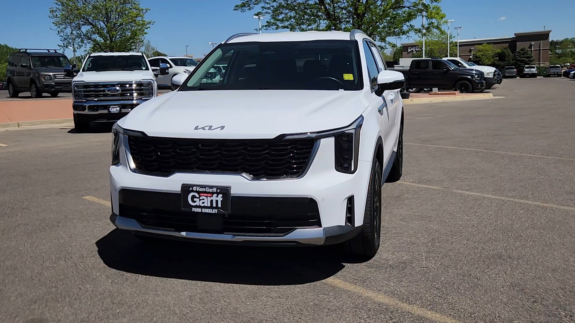 Used 2024 Kia Sorento S AWD/4WD image 3
