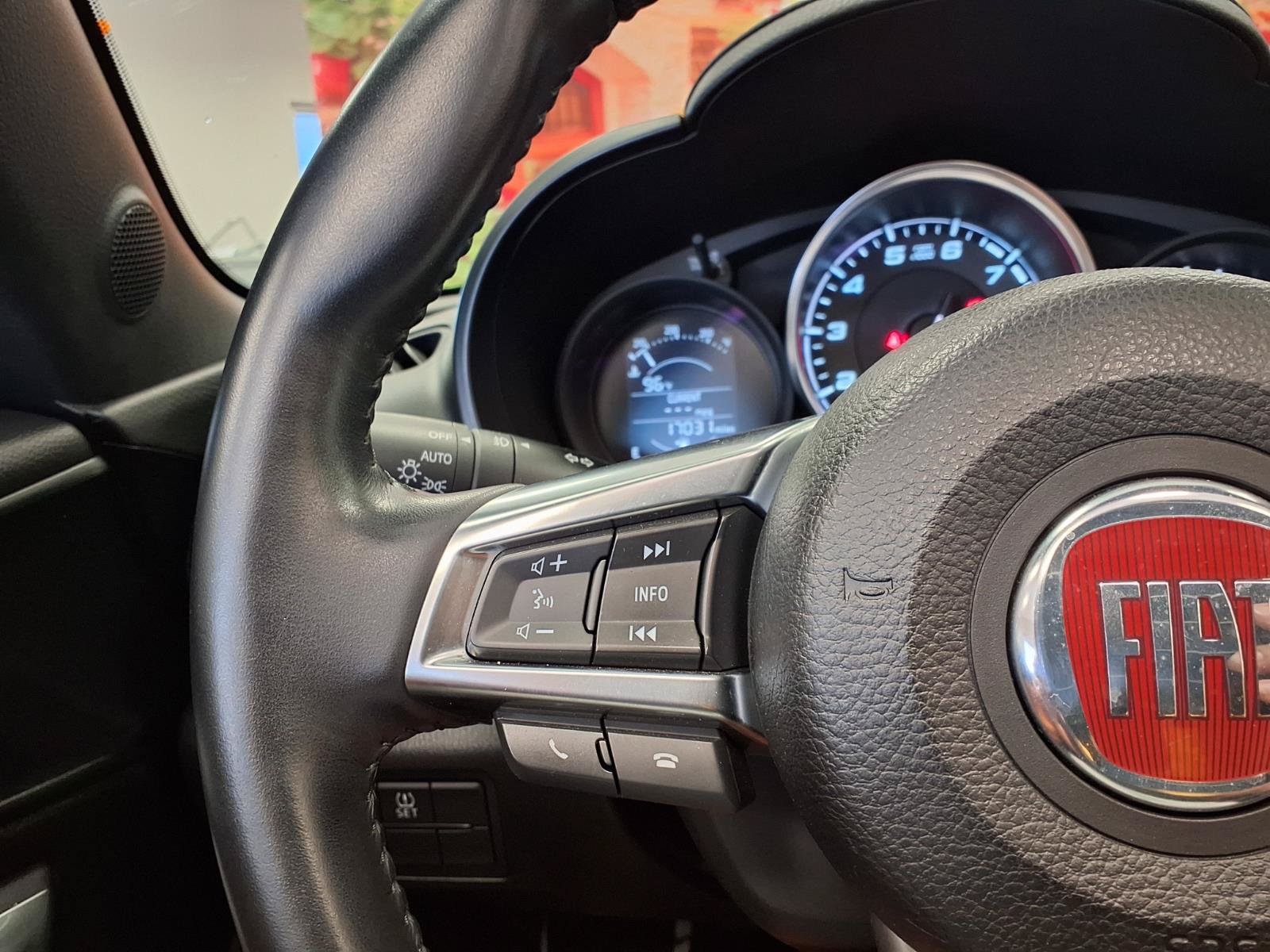 Used 2018 FIAT 124 Spider Lusso RWD image 23