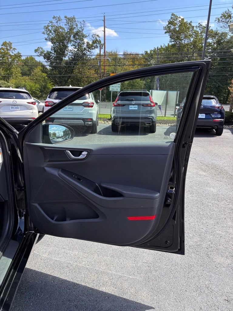 Used 2019 Hyundai Ioniq Plug-In Hybrid FWD image 20