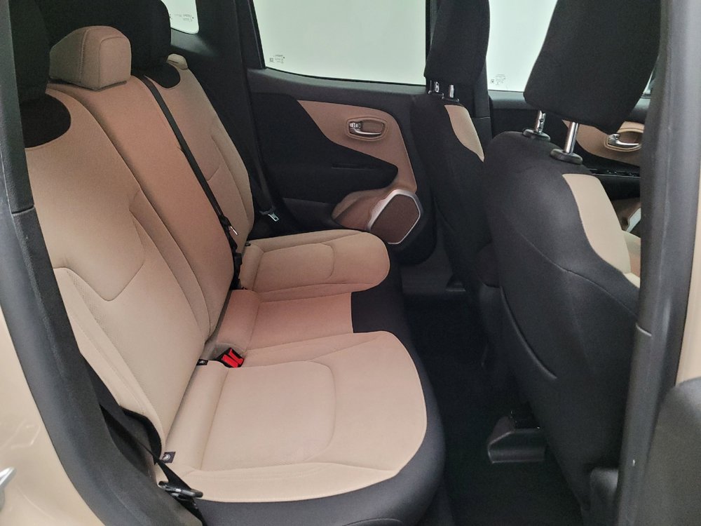Used 2015 Jeep Renegade Latitude image 19