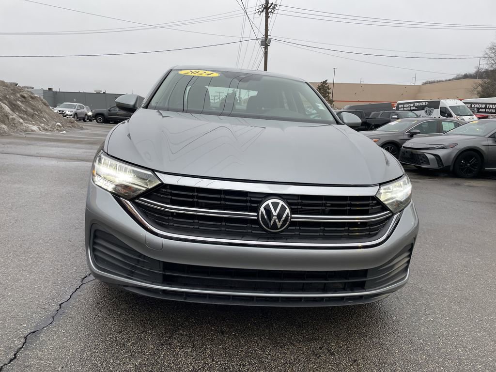 Used 2024 Volkswagen Jetta S image 5