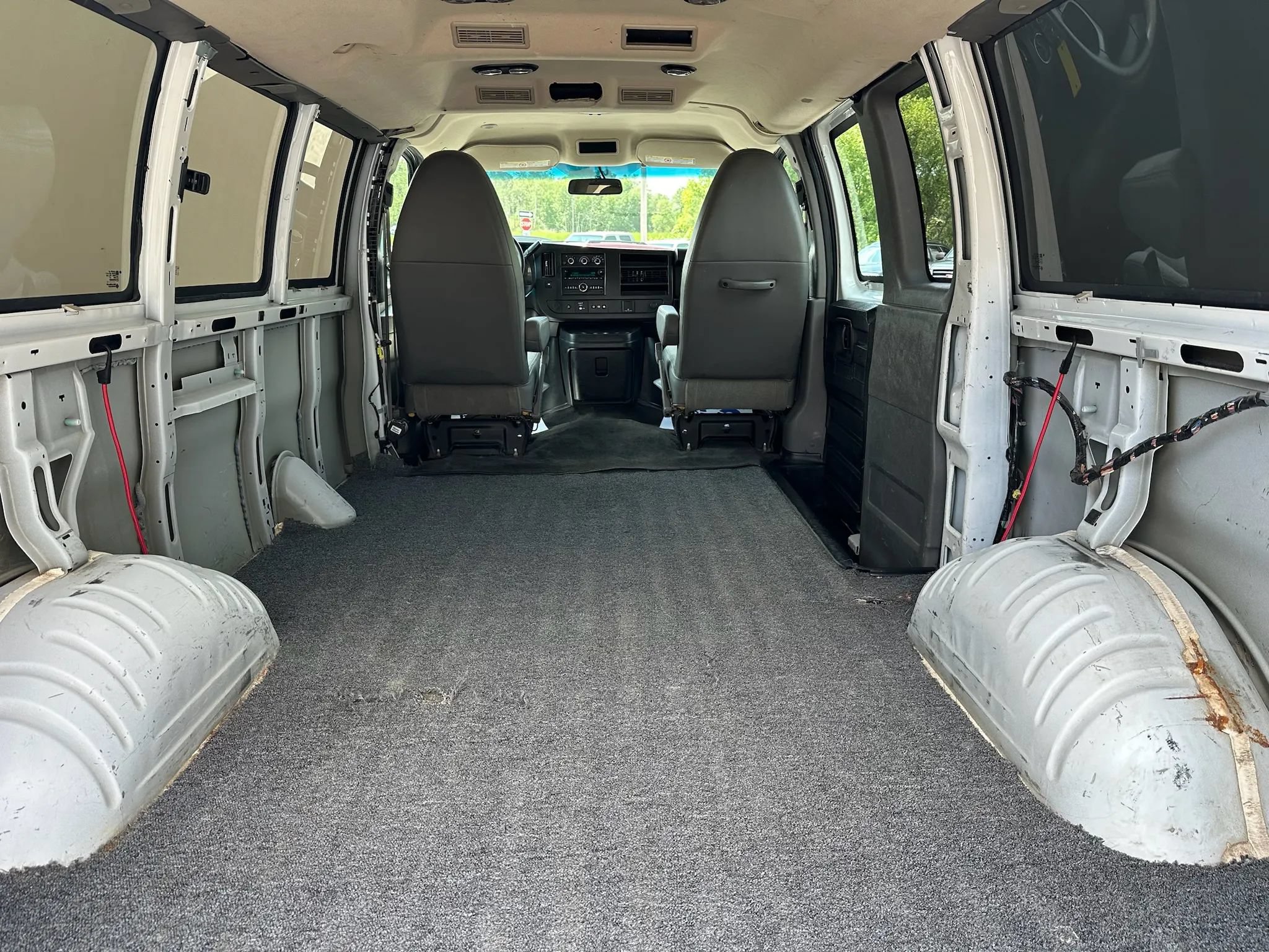 Used 2015 Chevrolet Express 2500 LT w/ LT Preferred Equipment Group RWD image 10