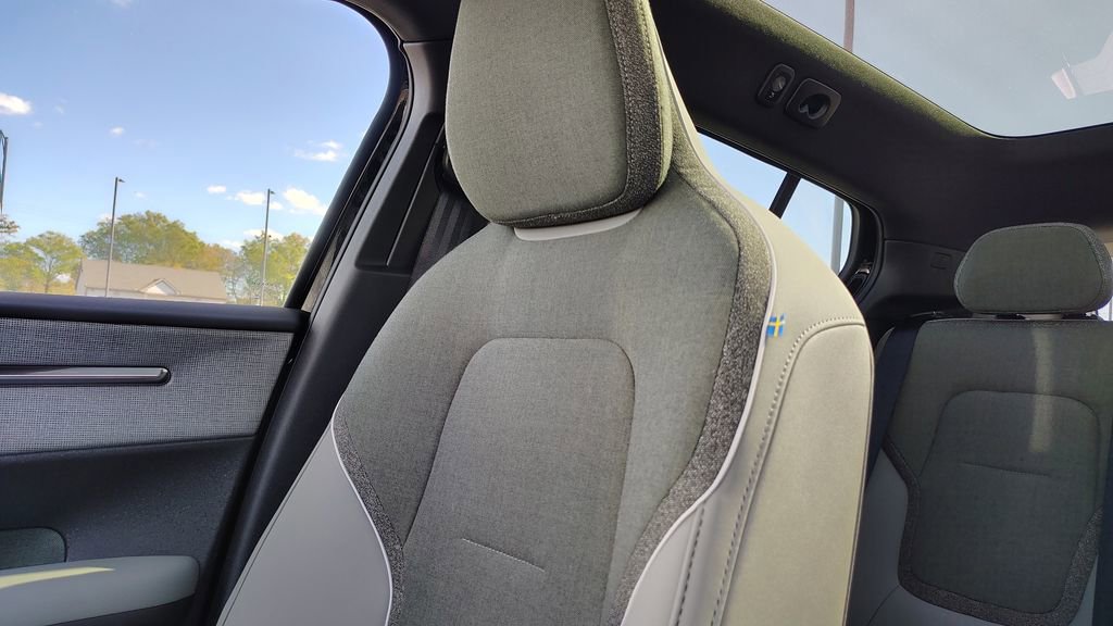 New 2025 Volvo EX30 Plus w/ Climate Package AWD/4WD image 21