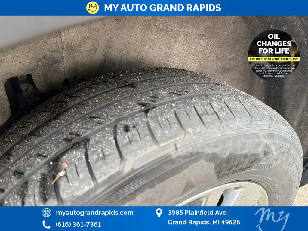 Used 2025 Nissan Pathfinder SV AWD/4WD image 34