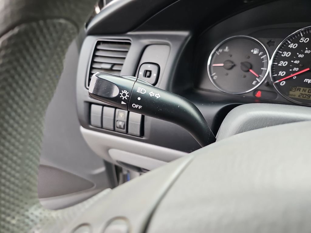 Used 2005 MAZDA MPV LX w/ Floor & Cargo Mat Pkg image 28