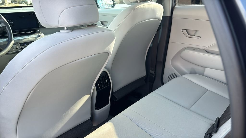 Used 2024 Hyundai Kona SEL image 31