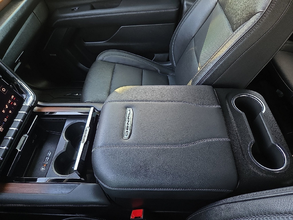 Used 2026 GMC Yukon Denali w/ Sun & Power Step Package AWD/4WD image 23