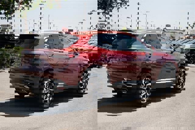 Used 2023 Buick Envision Essence image 4