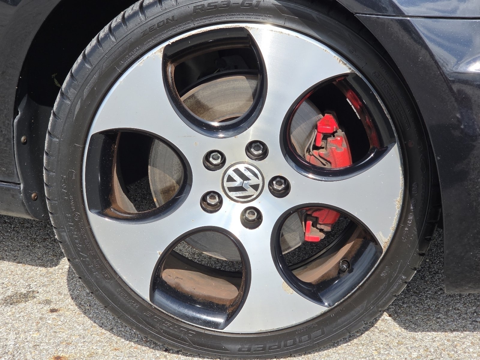 Used 2011 Volkswagen GTI 2-Door FWD image 9