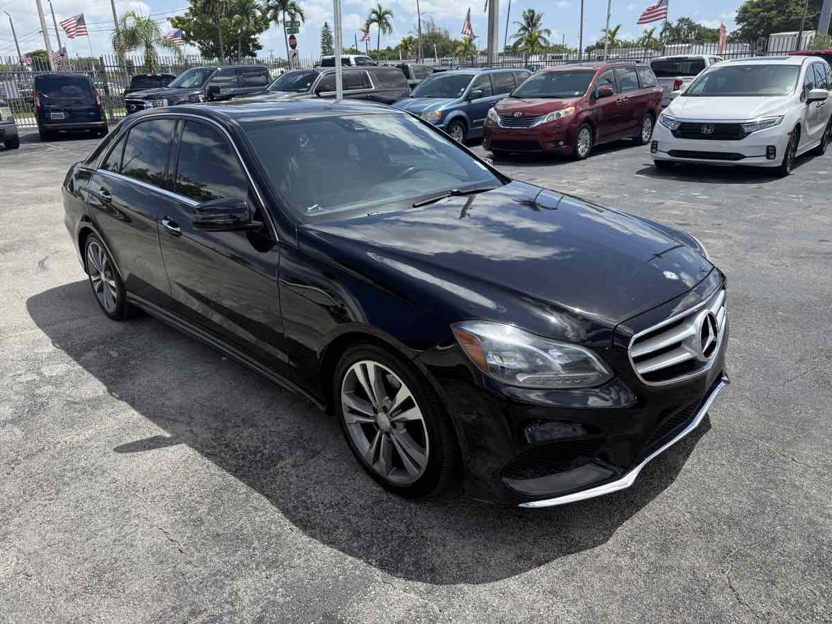 Used 2015 Mercedes-Benz E 350 4MATIC Sedan image 2