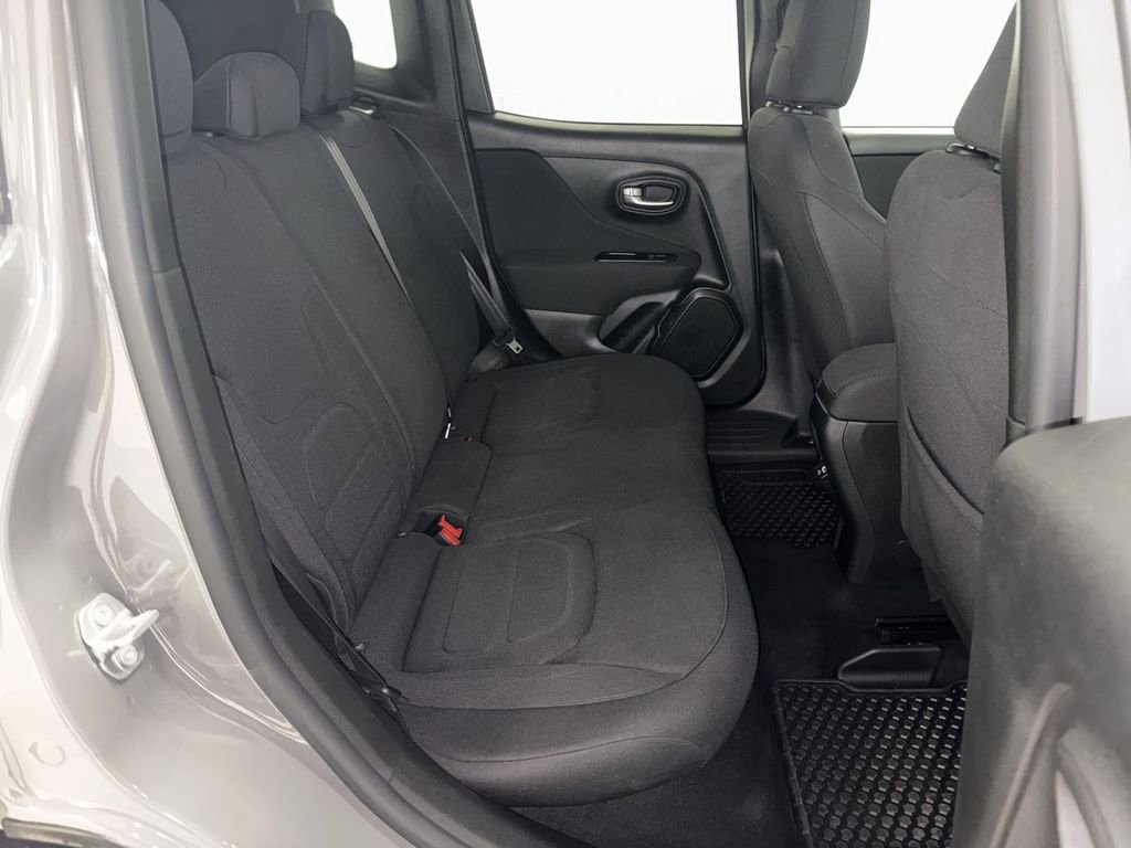Used 2019 Jeep Renegade Latitude w/ Cold Weather Group image 21