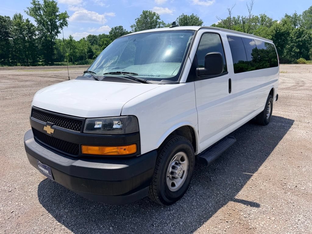 Used 2022 Chevrolet Express 3500 LS RWD image 3