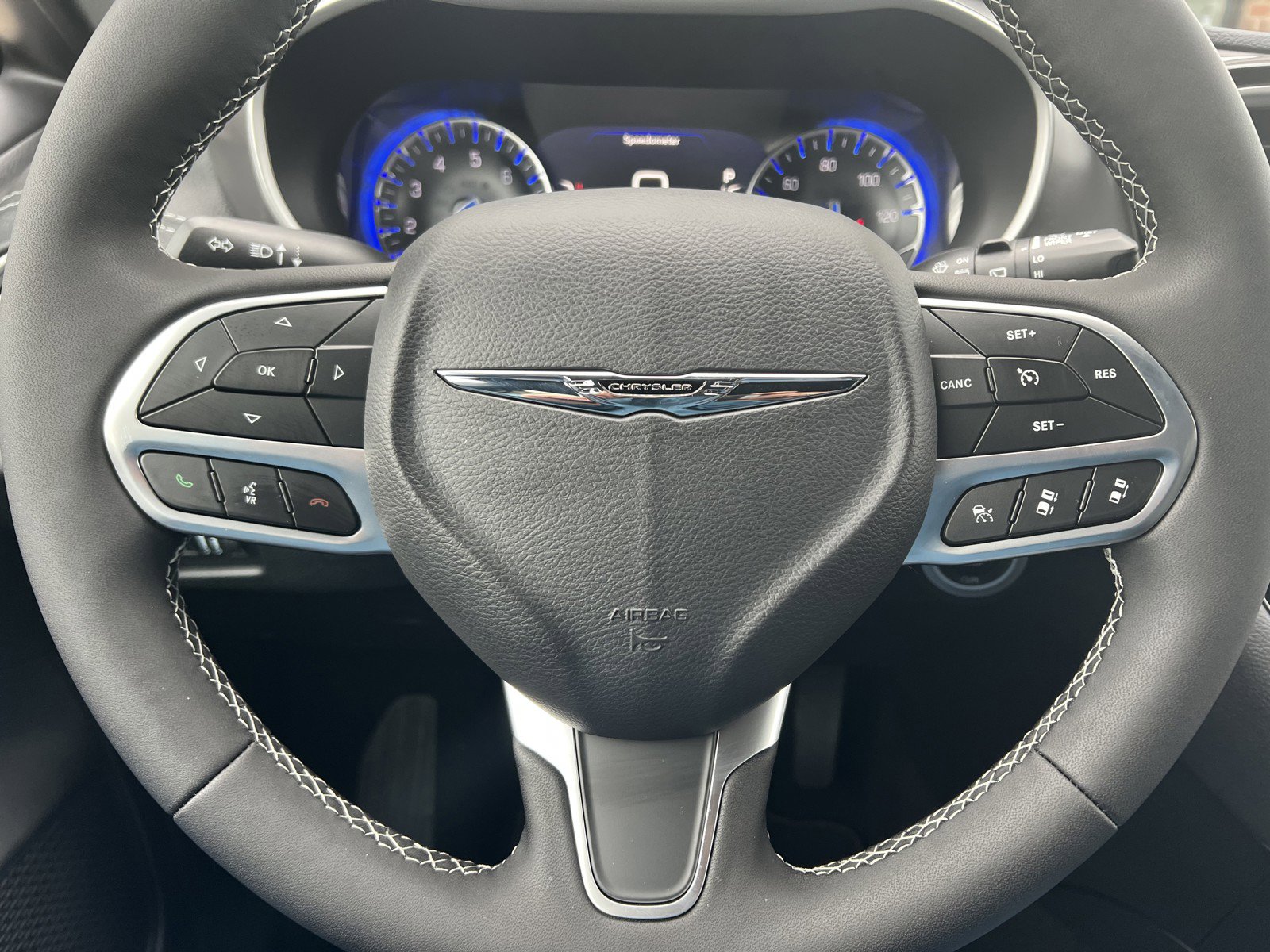 New 2026 Chrysler Pacifica Select FWD image 16