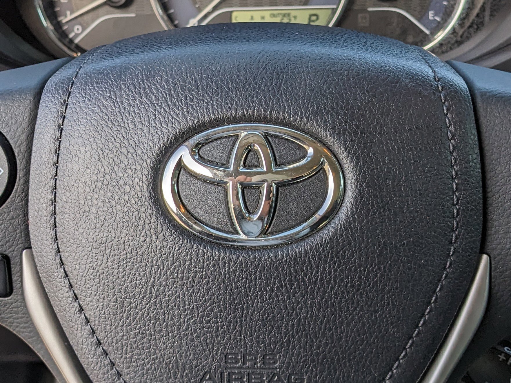 Used 2016 Toyota Corolla LE image 38