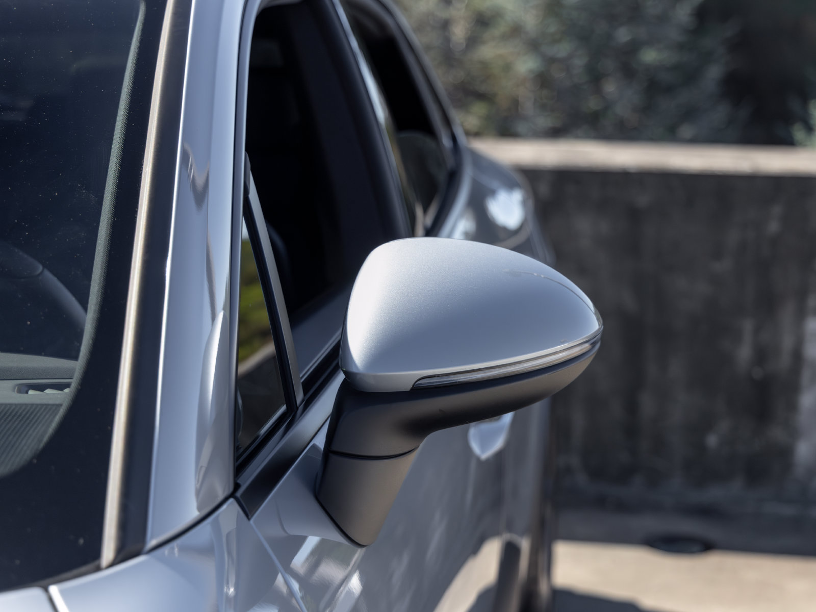 Certified 2025 Porsche Macan Electric RWD image 17