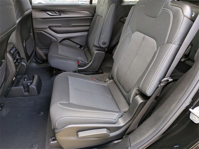 New 2025 Jeep Grand Cherokee L Laredo w/ Luxury Tech Group I image 24