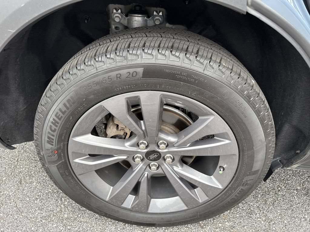 Used 2025 Ford Explorer Active w/ Active Comfort Package AWD/4WD image 17