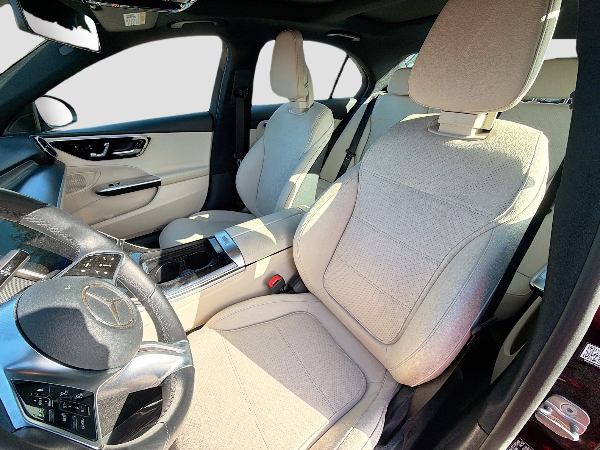 Used 2025 Mercedes-Benz C 300 Sedan image 23