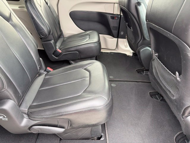 Used 2020 Chrysler Voyager Lxi FWD image 15