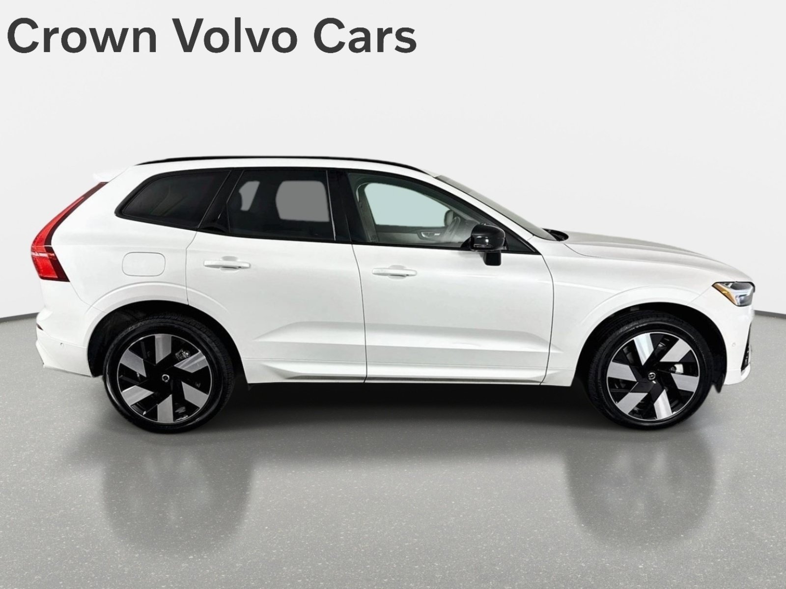 Used 2024 Volvo XC60 T8 Ultimate w/ Protection Package Premier AWD/4WD image 4