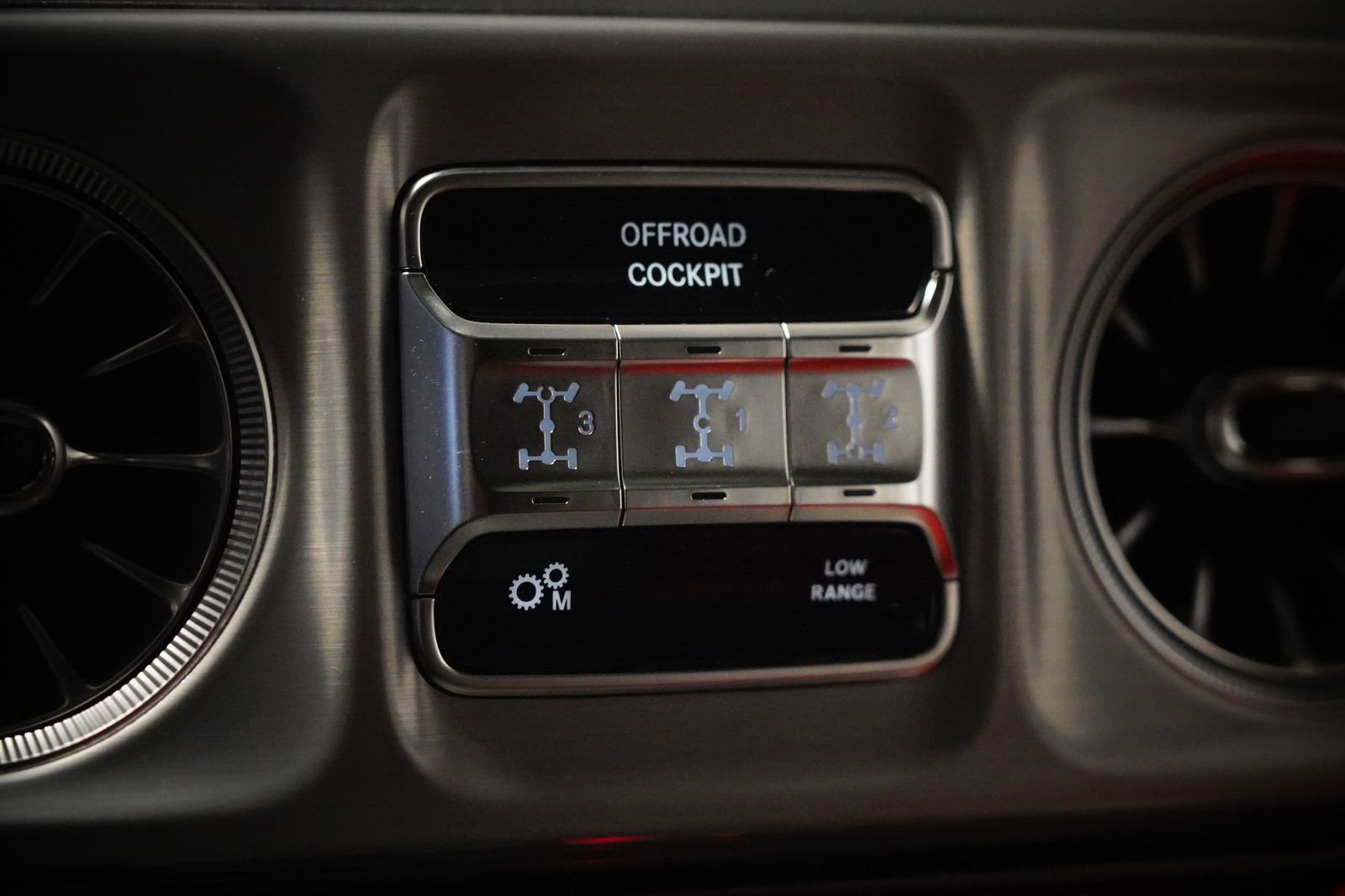 Certified 2025 Mercedes-Benz G 63 AMG 4MATIC image 27