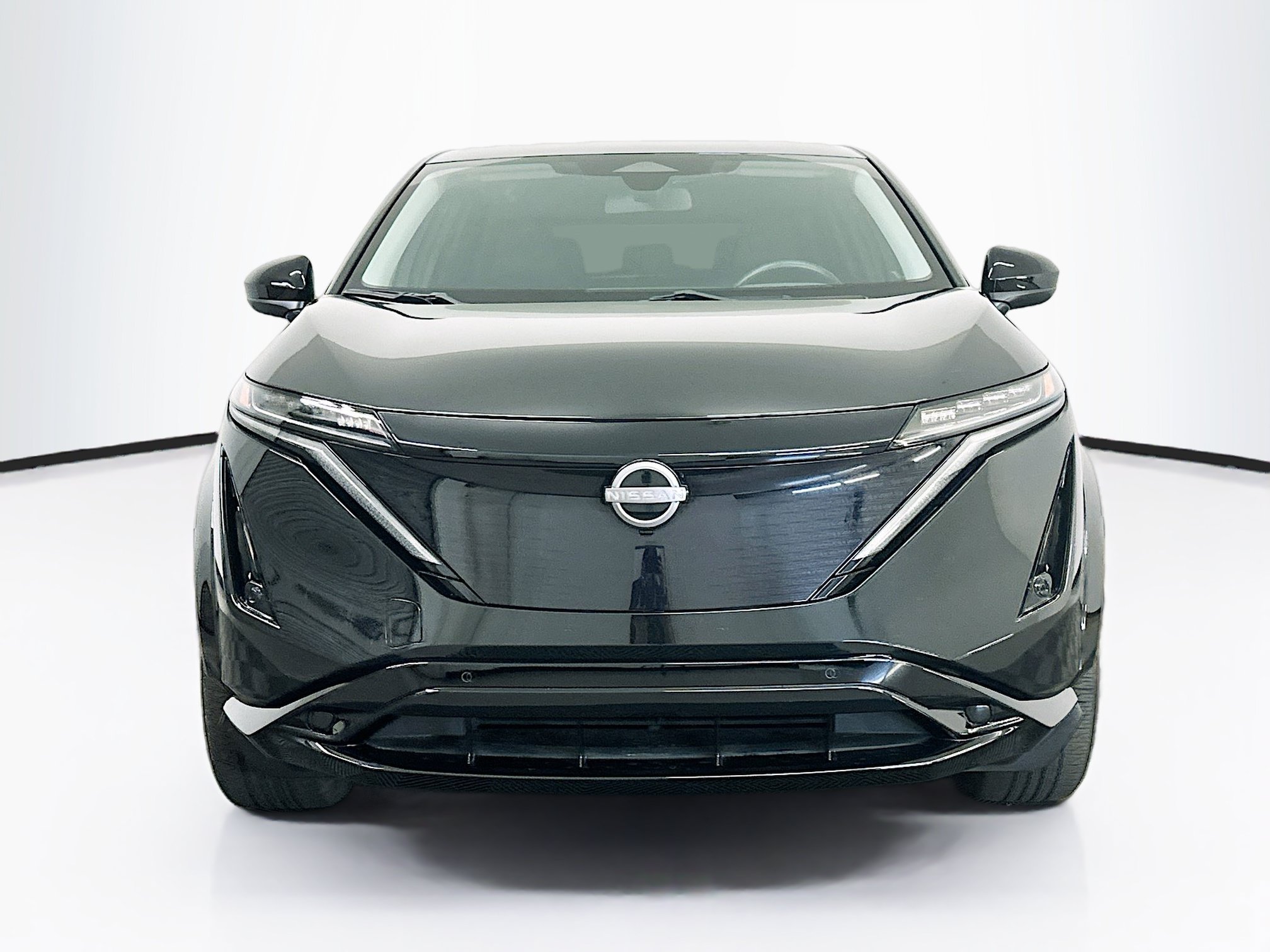 Used 2024 Nissan Ariya AWD image 2