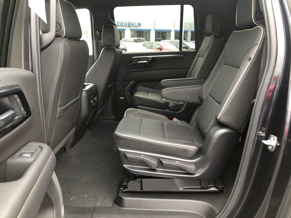 Used 2025 Chevrolet Suburban Premier image 26