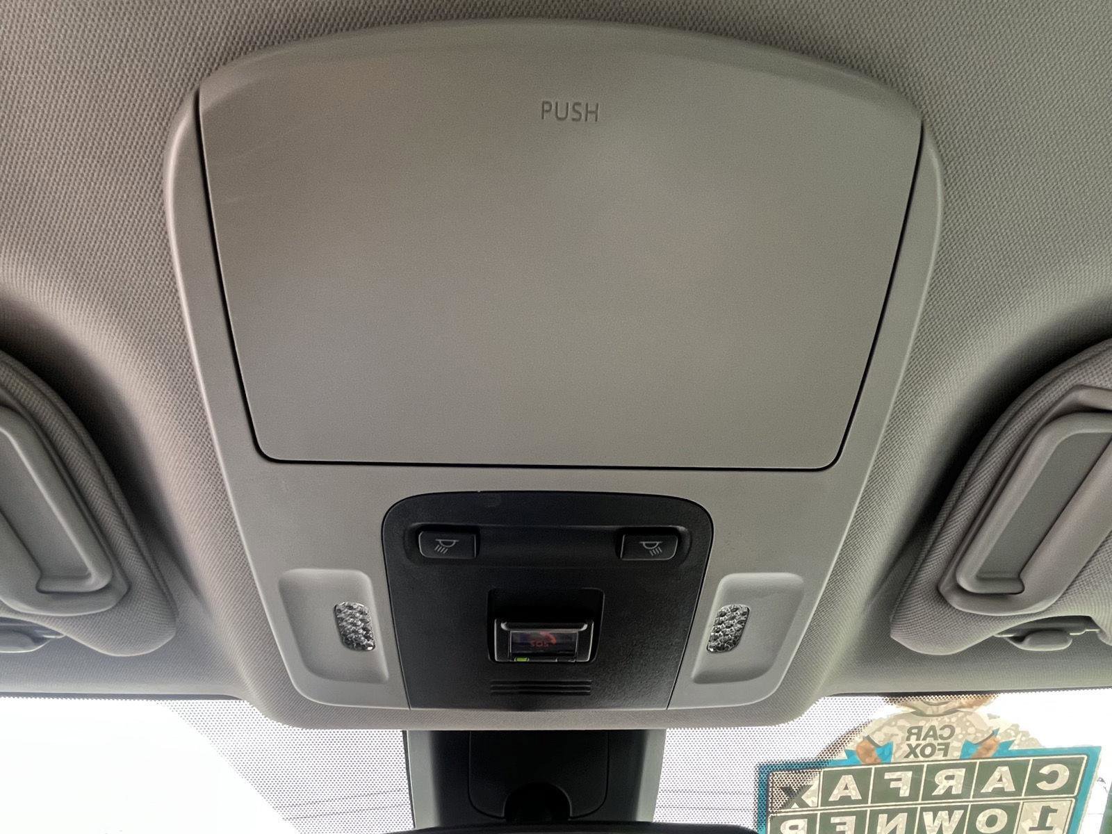 Used 2022 Toyota Camry SE FWD image 9