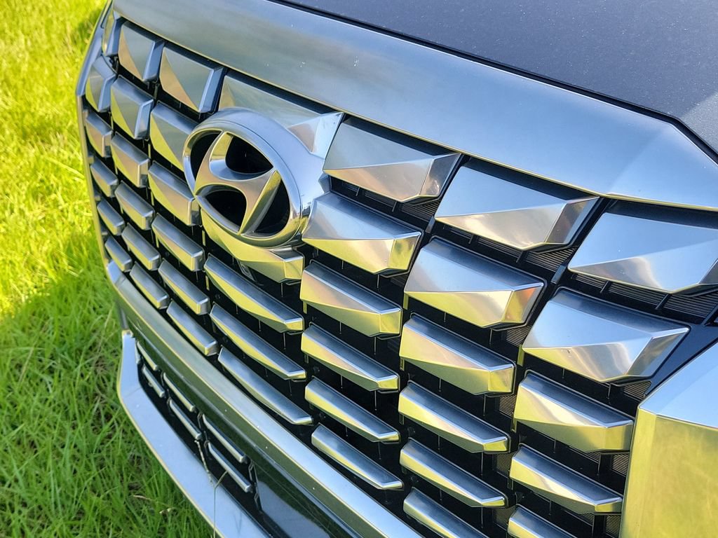 Used 2023 Hyundai Palisade Calligraphy FWD image 4