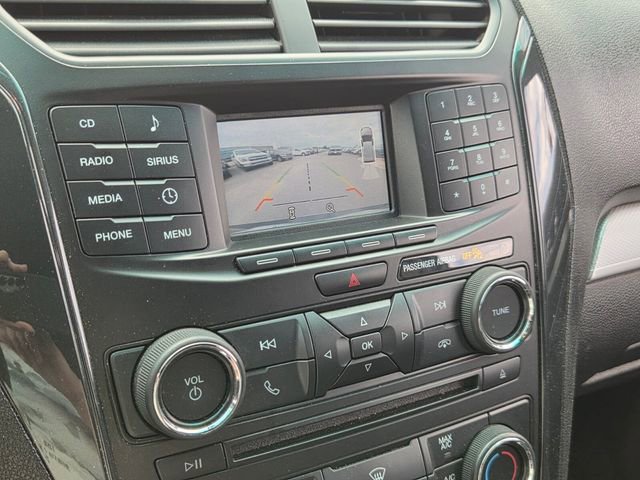 Used 2017 Ford Explorer XLT FWD image 21