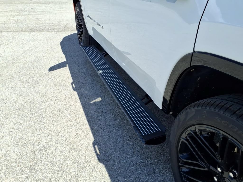 New 2026 Jeep Grand Wagoneer Limited AWD/4WD image 12