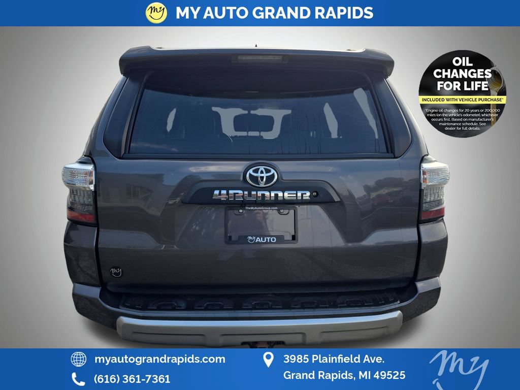 Used 2017 Toyota 4Runner TRD Off-Road Premium AWD/4WD image 6