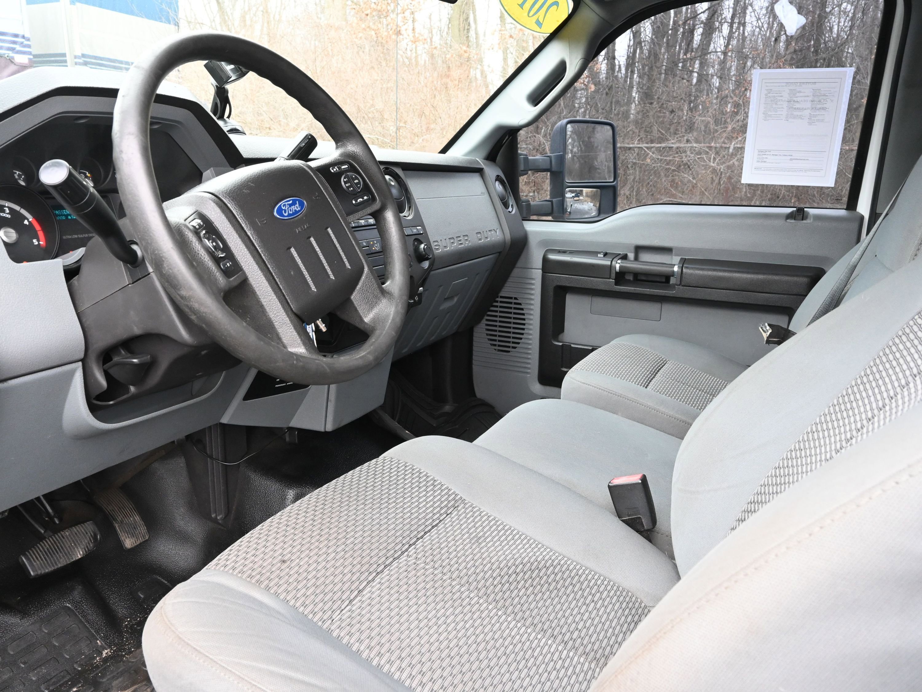 Used 2016 Ford F550 2WD Regular Cab Super Duty image 5