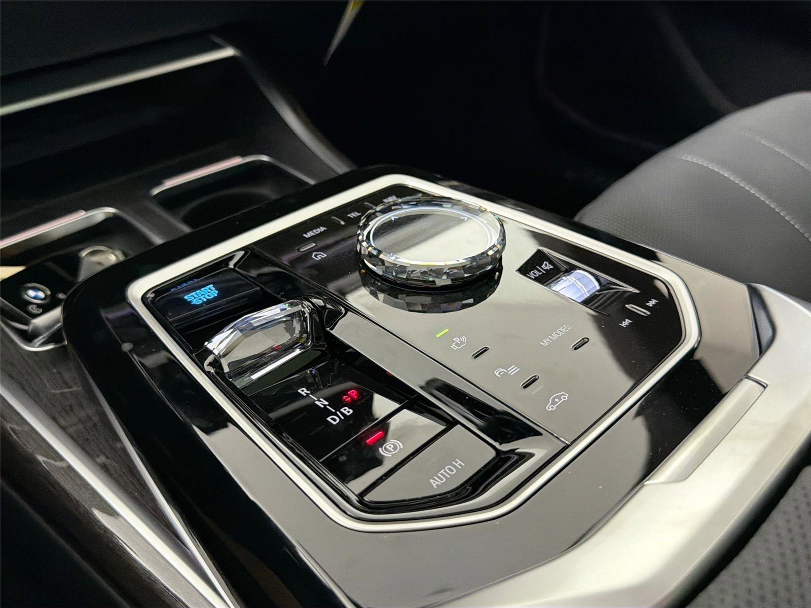 New 2026 BMW i7 xDrive60 AWD/4WD image 17