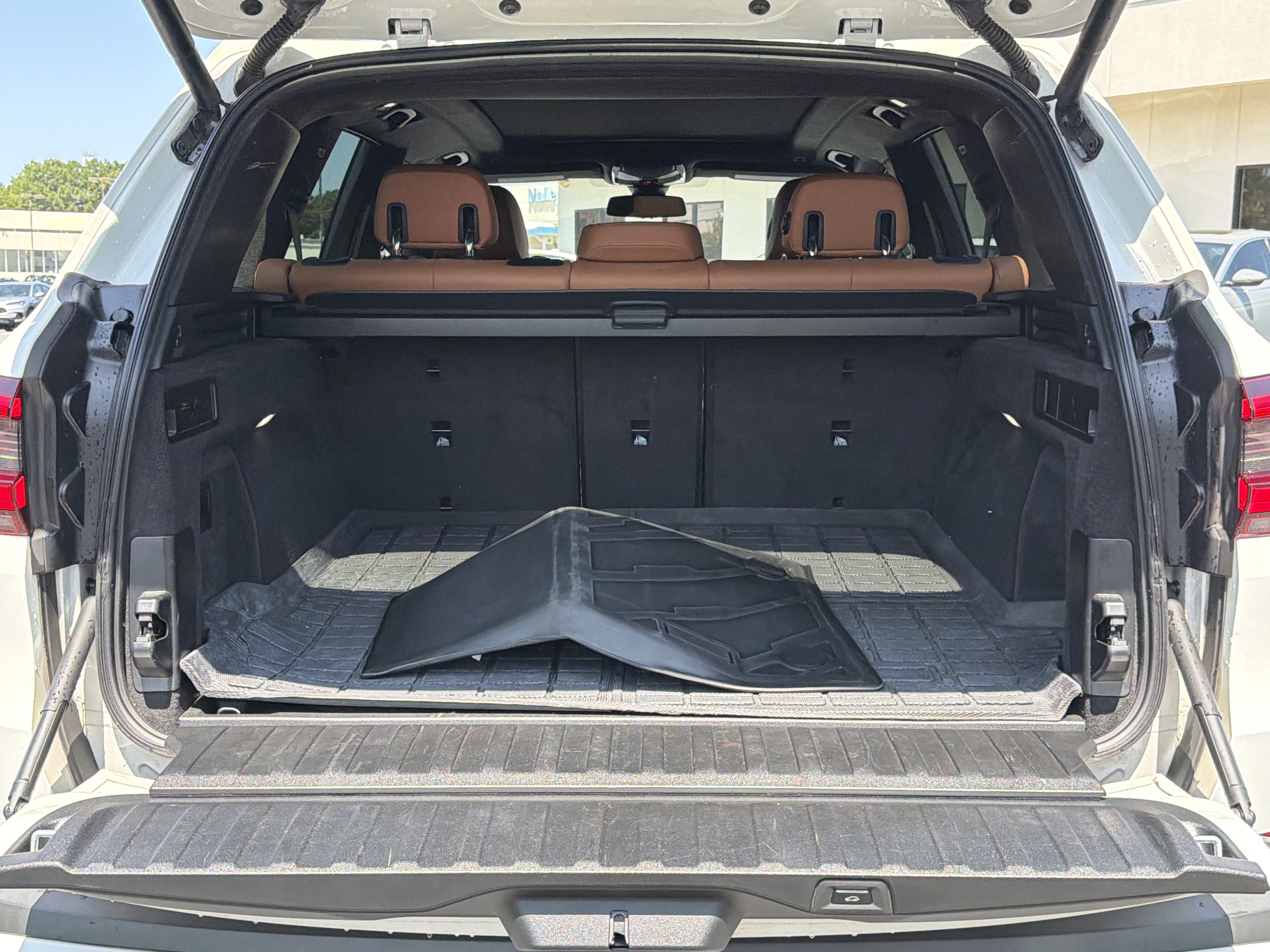 Used 2022 BMW X5 sDrive40i w/ Premium Package RWD image 32