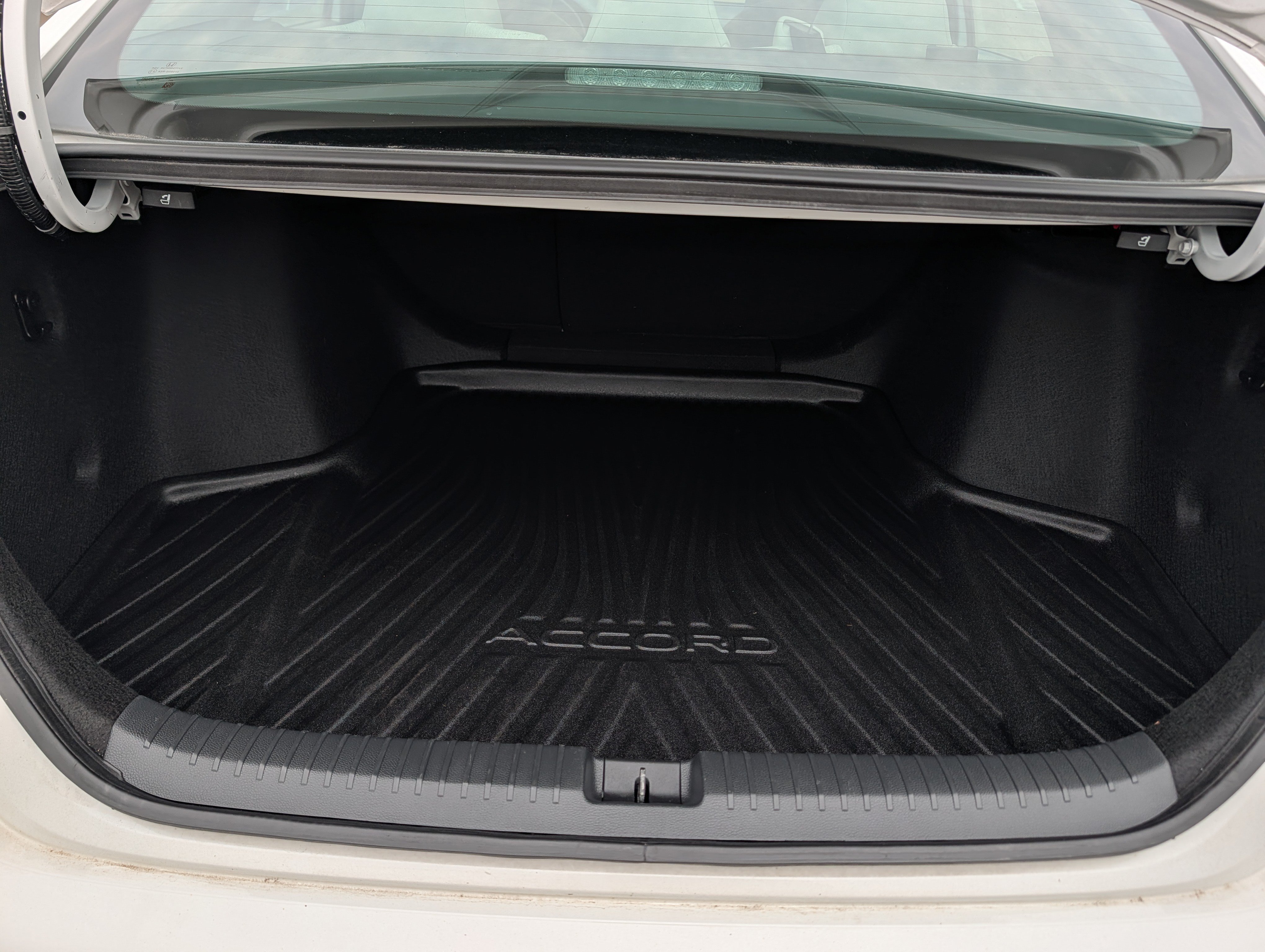 Used 2024 Honda Accord EX image 18