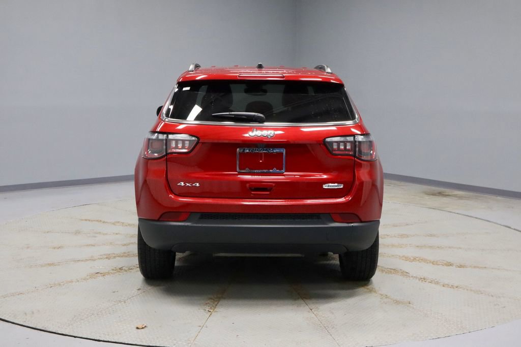 Used 2025 Jeep Compass Latitude AWD/4WD image 9