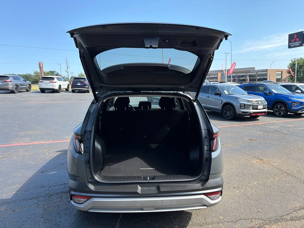 Used 2025 Hyundai Tucson SEL FWD image 8