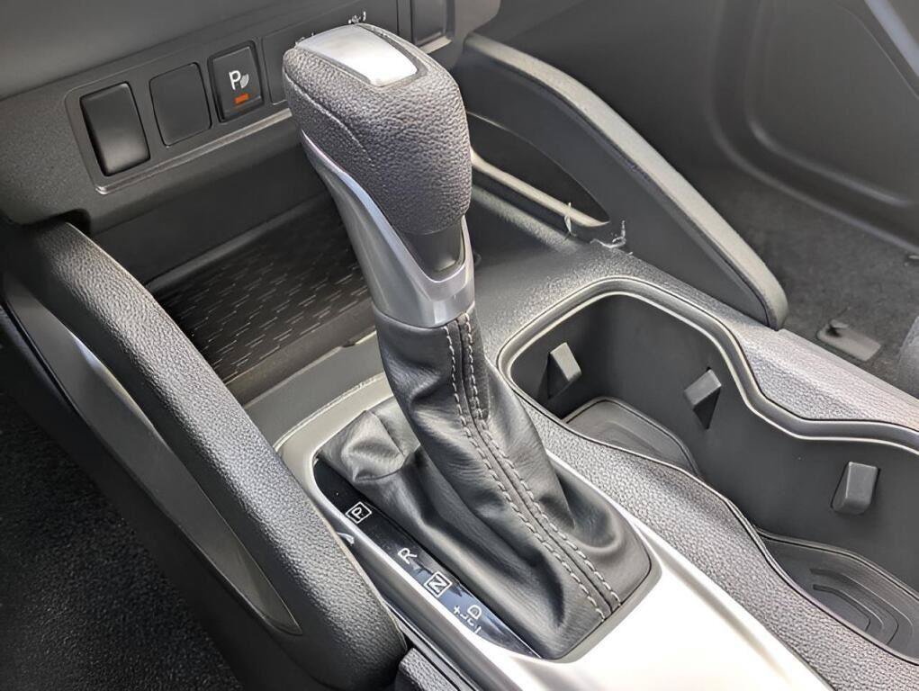 Used 2025 Nissan Frontier SV AWD/4WD image 19