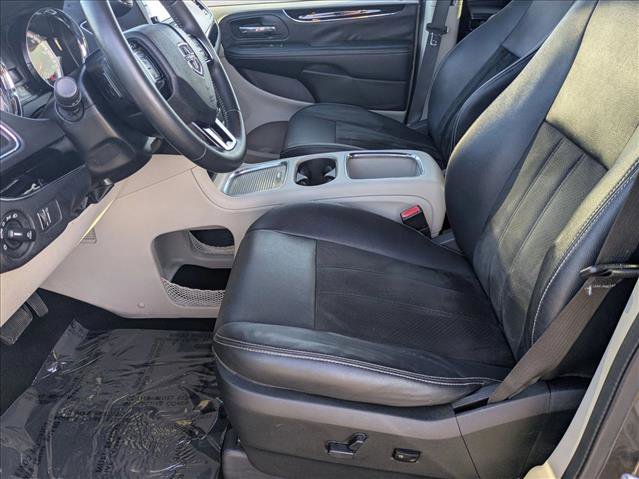 Used 2019 Dodge Grand Caravan SXT image 14