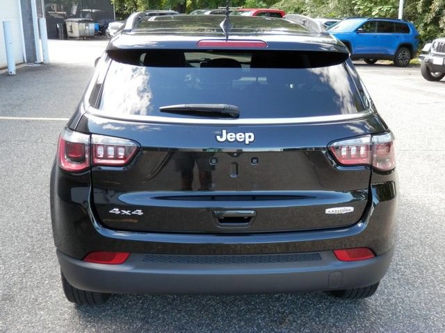 Used 2022 Jeep Compass Latitude w/ Sun and Sound Group AWD/4WD image 7