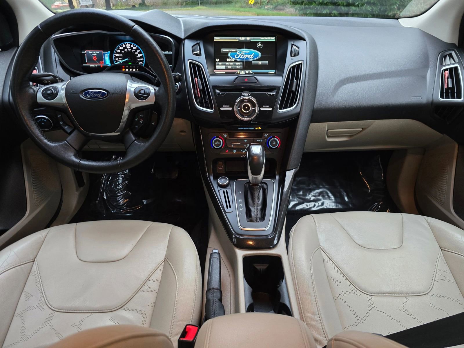 Used 2015 Ford Focus Electric Hatchback w/ Exterior Protection Package image 19