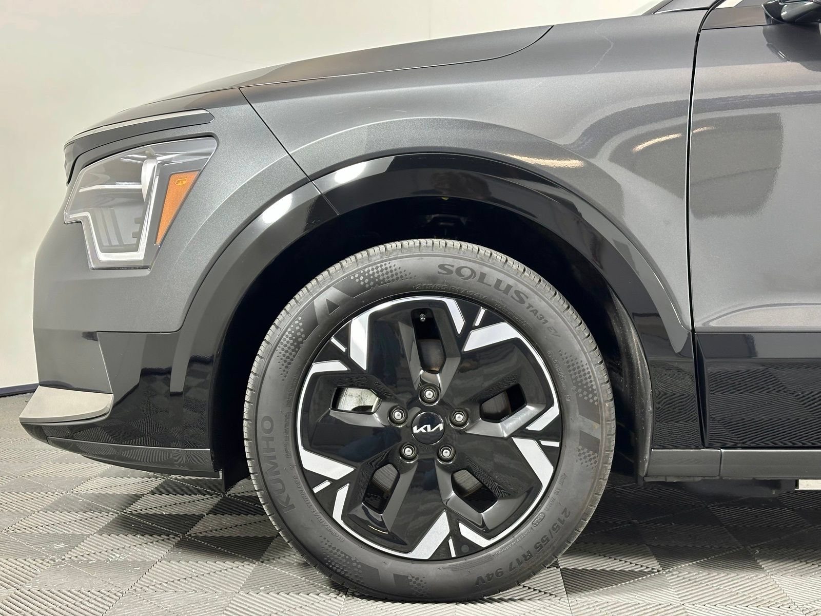 Used 2025 Kia Niro Wind w/ Wind Preserve Package FWD image 8
