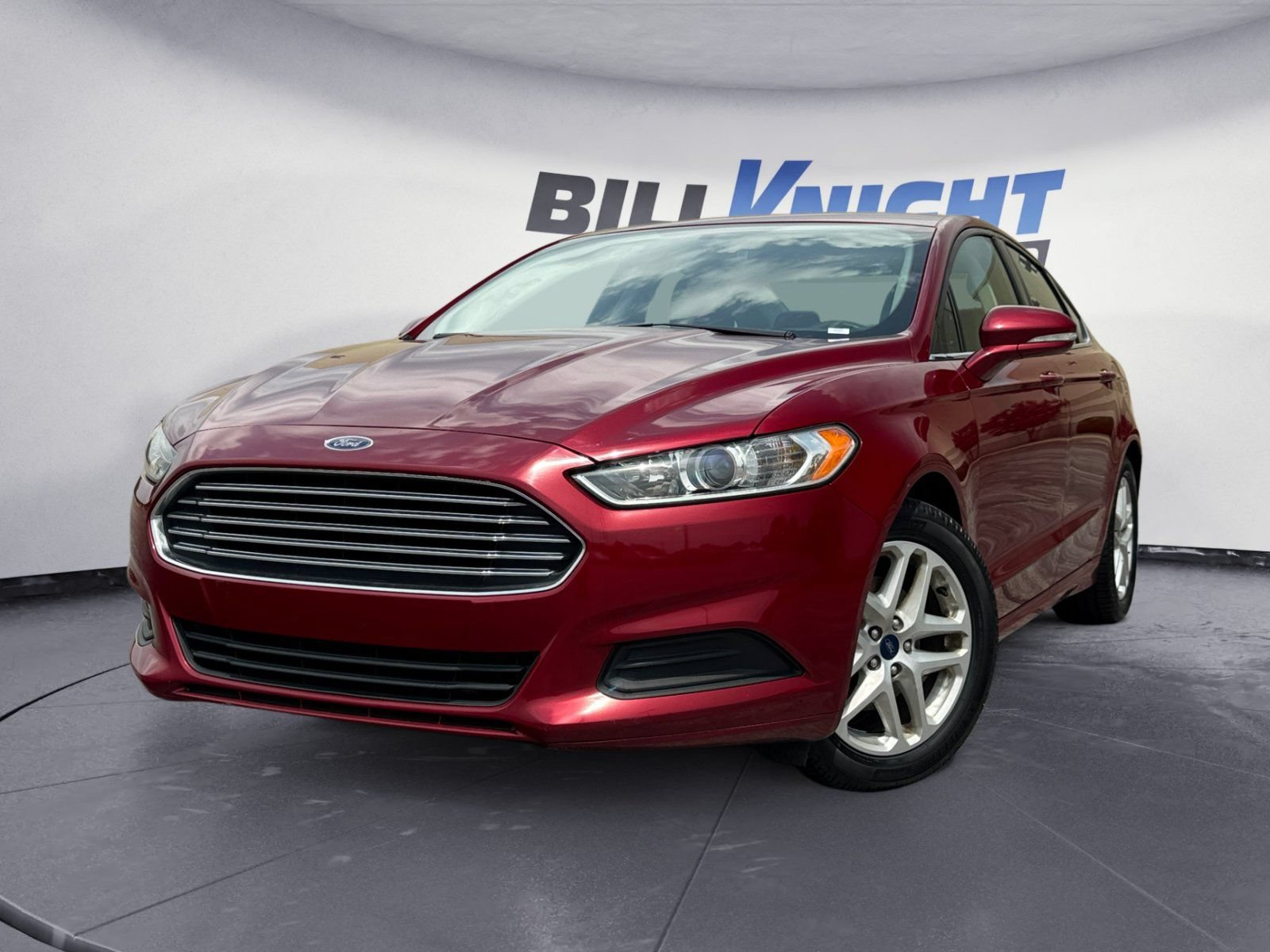 Used 2015 Ford Fusion SE FWD image 1