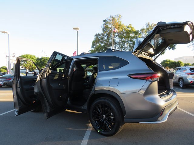 New 2026 Toyota Highlander XSE image 22