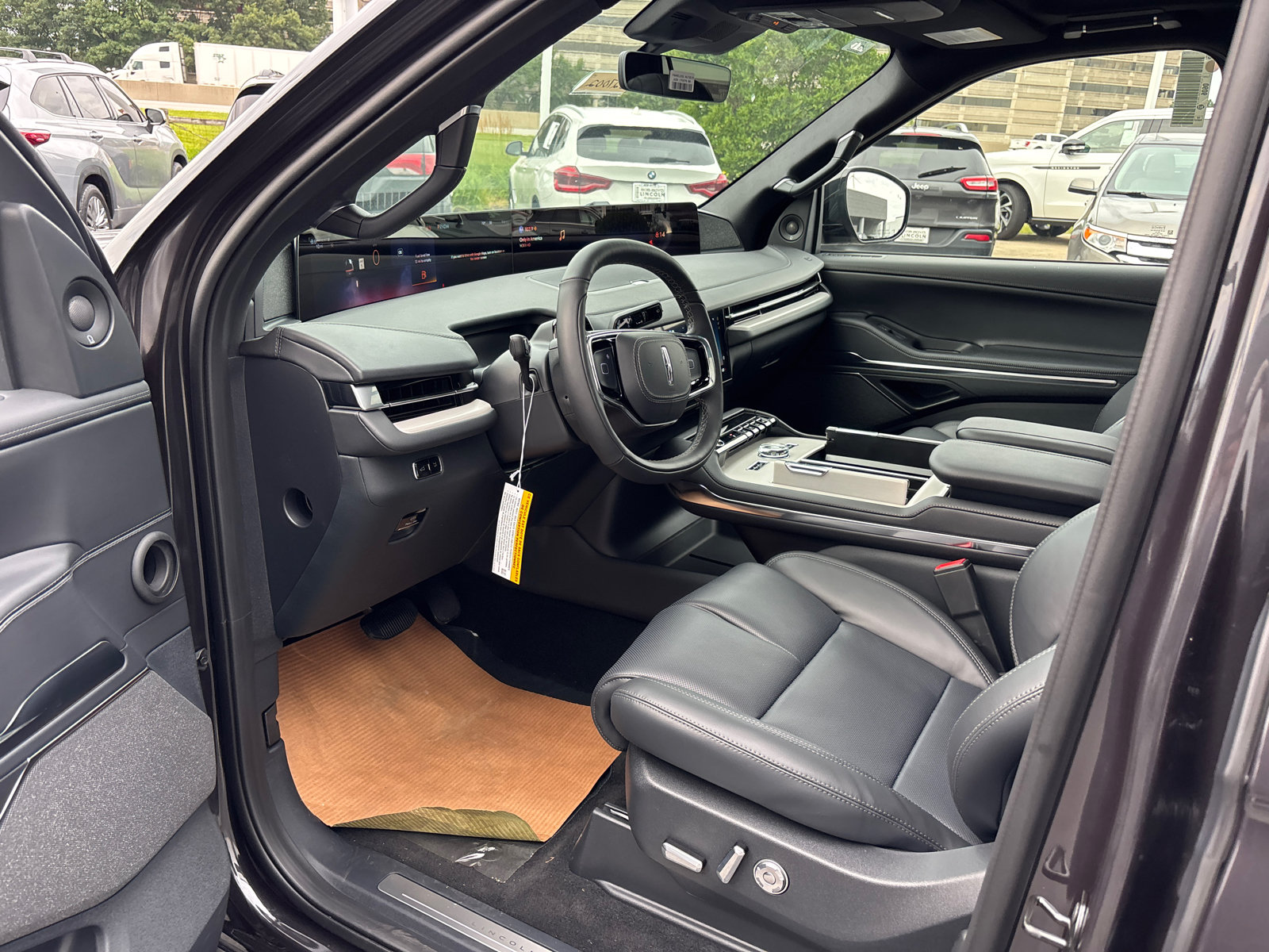 New 2027 Lincoln Navigator L Reserve w/ Jet Appearance Package AWD/4WD image 24