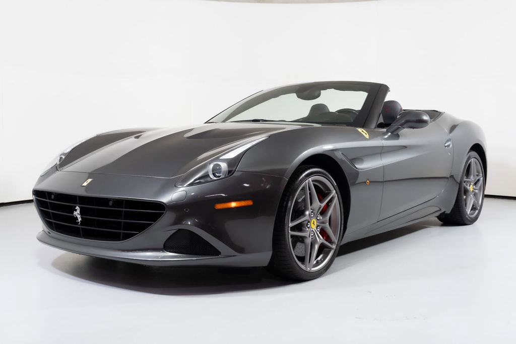 Used 2015 Ferrari California T RWD image 24